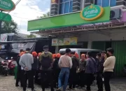 Lemburan Belum Dibayar, Puluhan Karyawan Geruduk PT. Prima Freshmart