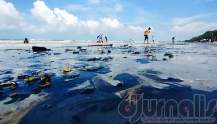 Kebocoran Explorasi Minyak Pertamina Hulu Energi OSES Cemari Pantai Lampung Timur