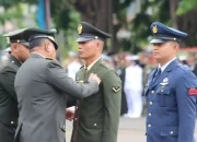 HUT TNI Ke-77, Serda Candrawasih Dapat Kehormatan Satyalencana Kesetiaan