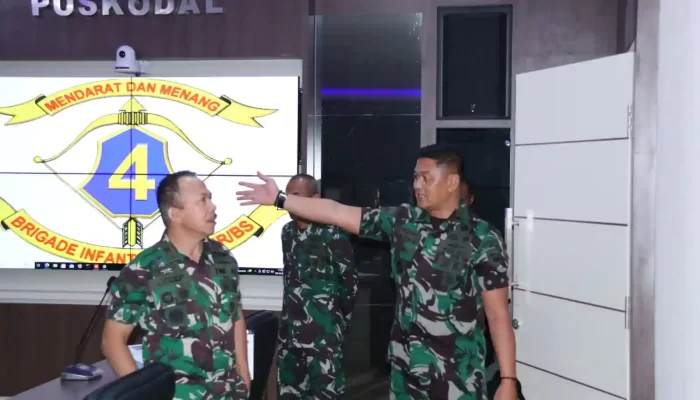 Inspektorat Kormar Tinjau Pusat Komando dan Kendali Brigif 4 Marinir/BS