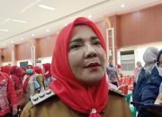 Eva Dwiana Beri Bantuan Operasional ke Kader Ketahanan Pangan dan Kesejahteraan Keluarga