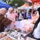 Ketua Dekranasda Provinsi Lampung Kunjungi Festival Pasar Takjil
