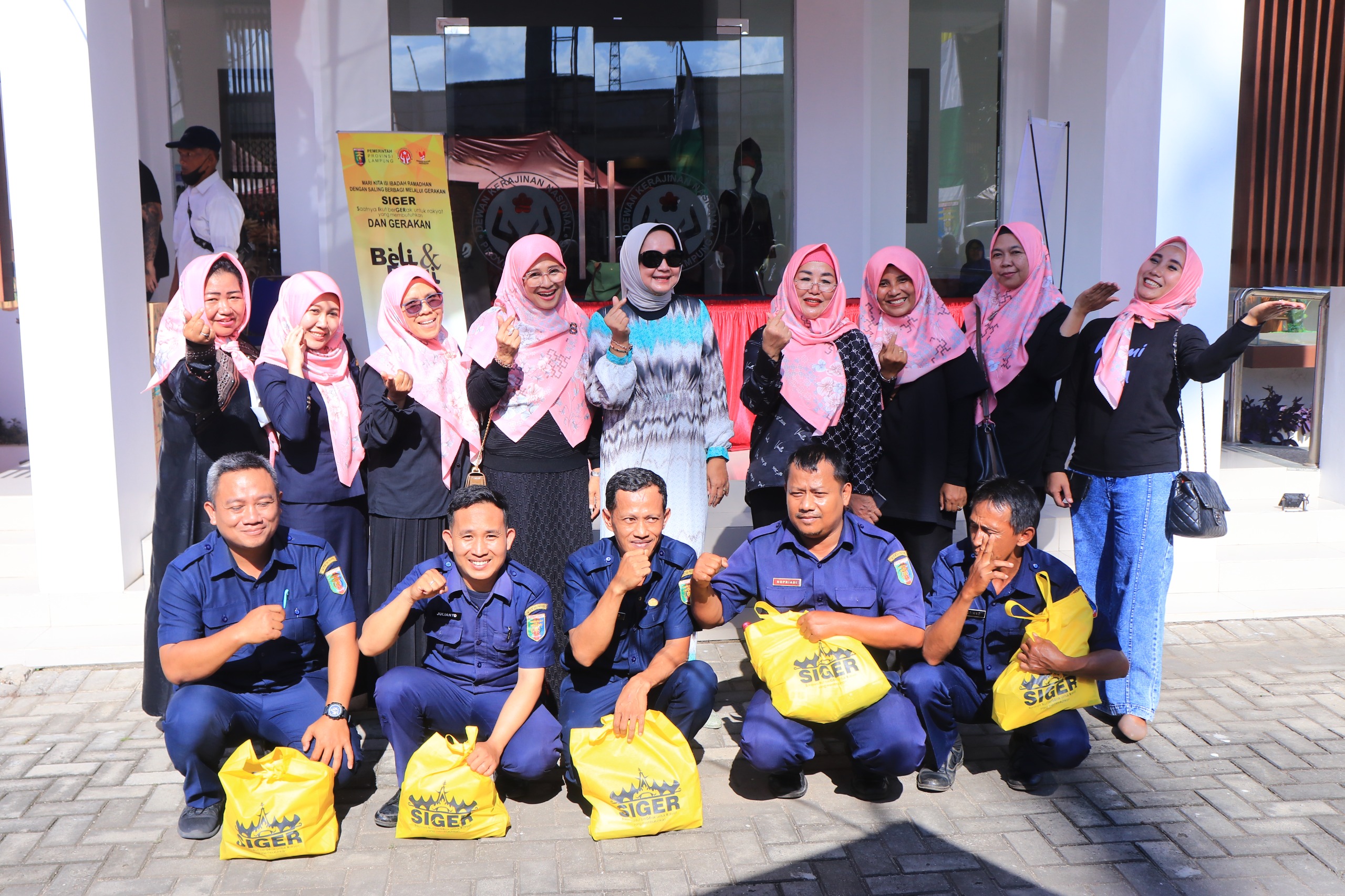 Dharma Wanita Persatuan * Laksanakan Kegiatan Beli dan Bagi di Bulan Ramadan 1445