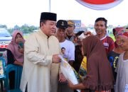 Gubernur Lampung Arinal Berikan Bantuan Beras Medium Untuk Warga di Pringsewu