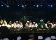 Puluhan Ribu Warga Bandar Lampung Berselawat Bareng Habib Syech Bin Abdul Qodir Assegaf