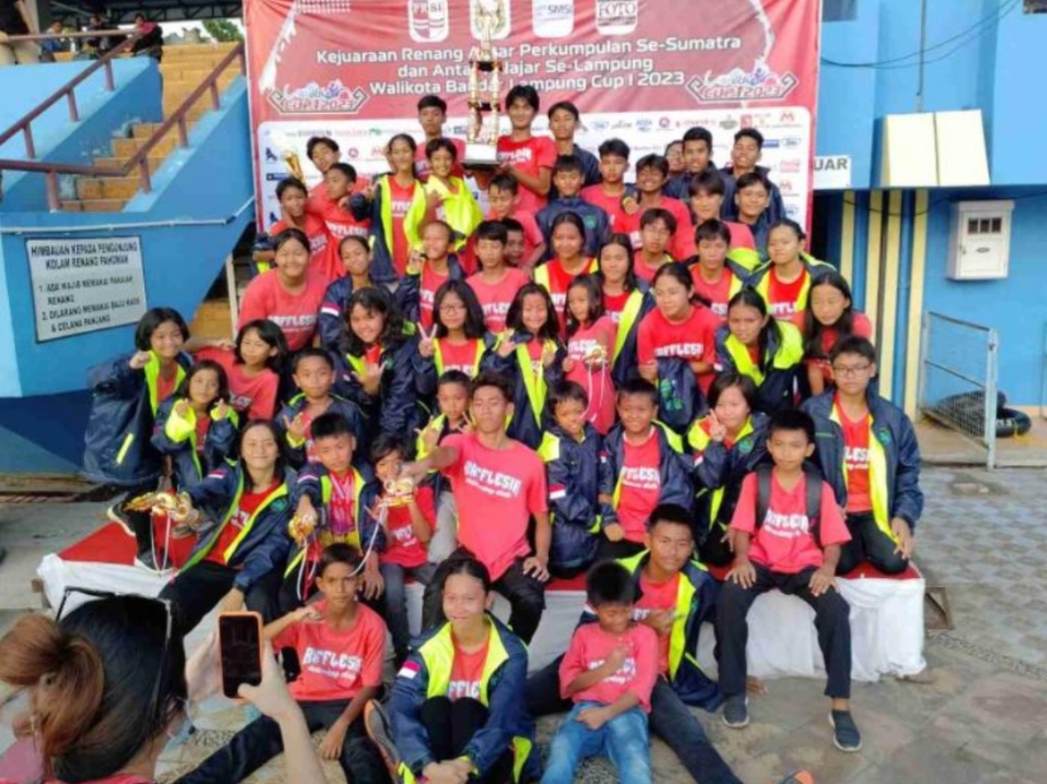 Rafflesia Swimming Club Juara Umum Kejuaraan Renang Walikota Cup I 2023 di Bandar Lampung