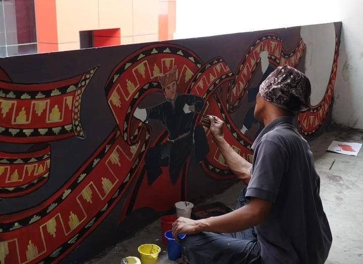 Lomba Mural Hiasi Gedung Parkir Pemkot 