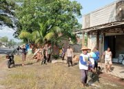 Antisipasi DBD: Sinergi TNI-Polri Bersama Masyarakat Gotong Royong Berantas Sarang Nyamuk.