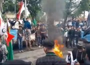 Ratusan Mahasiswa Berunjuk Rasa Tuntut Pemkot Metro Tuntaskan 6 Hal.