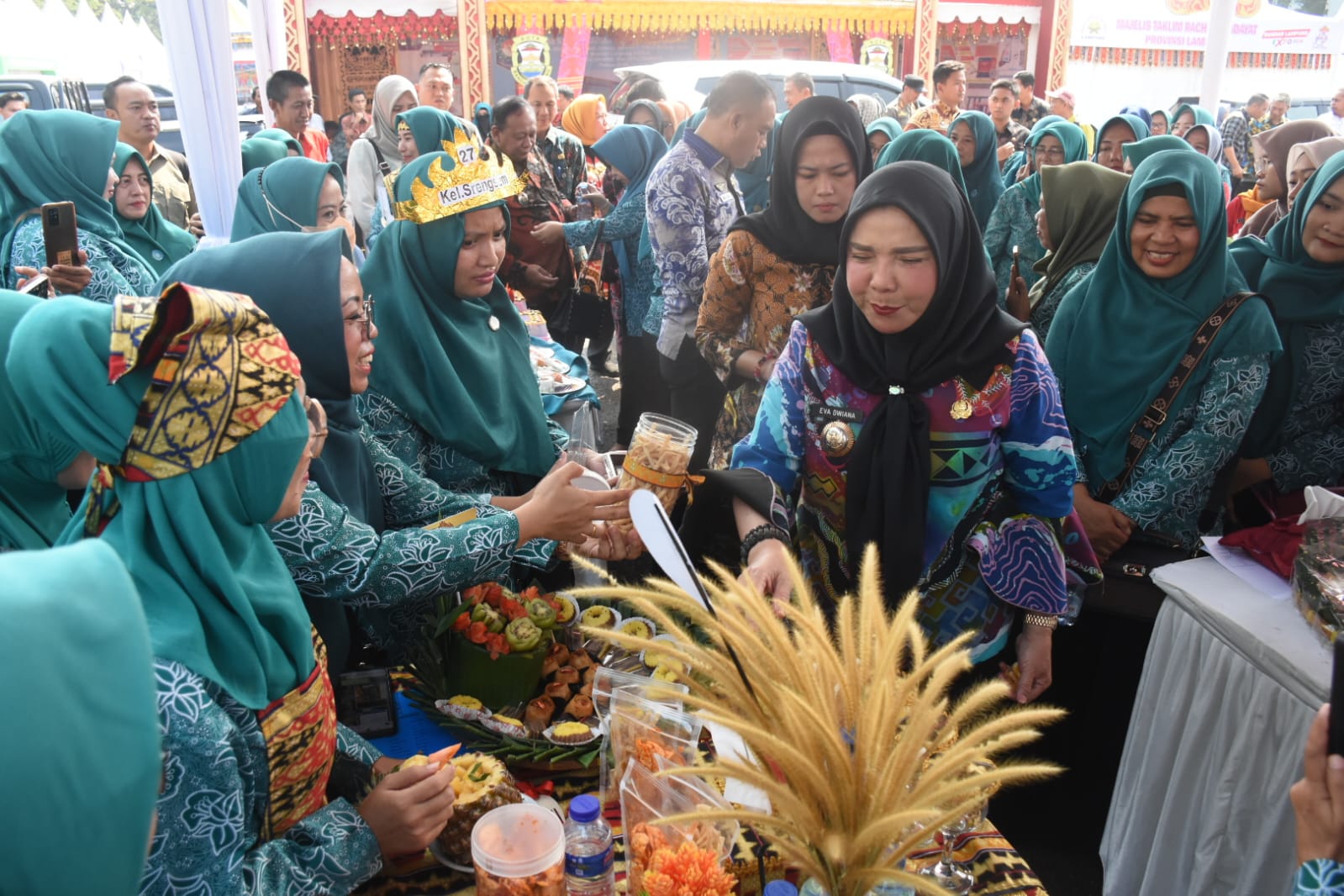 Walikota Eva Dwiana Hadir dalam Acara Jajanan Pasar & Masakan Tradisional Lampung