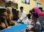 Walikota Eva Dwiana Melayat dan Salurkan Santunan Uang Duka Korban Kecelakaan Kerja