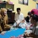 Walikota Eva Dwiana Melayat dan Salurkan Santunan Uang Duka Korban Kecelakaan Kerja