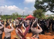 Polres Metro Gelar Upacara Pemakaman Kapolsek Gunung Agung.