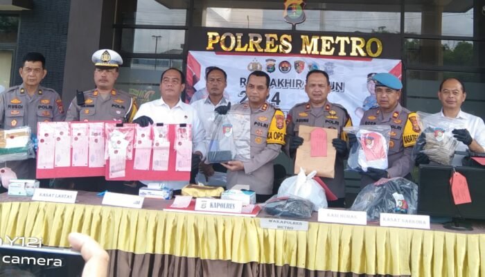 Press Rellis Polres Metro Terkait Ungkap Kasus Kejahatan Sepanjang Tahun 2024.