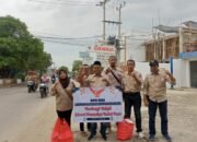 DPC GWI Metro Berbagi Takjil Ke Pengguna Jan Dan Warga Jalan Baru 22 Metro Pusat.