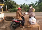 Polsek Metro Utara Berbagi Takjil Kepada Masyarakat.