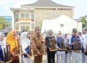 Walikota Resmikan Warung Merah Putih  Dan Kesenian Angklung Siger Mas.