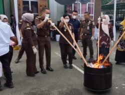Kejaksaan Negeri Metro Musnahkan Barang Bukti Hasil Kejahatan Yang Sudah Inkracht.