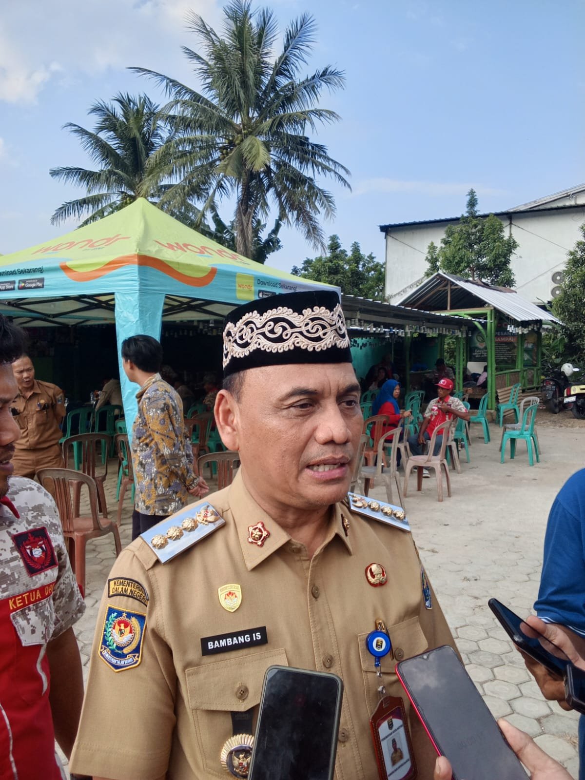 Walikota Metro Melounching Rekening BNI 46 Anggota Pesantren Bank Sampah Di Kel. Banjarsari.